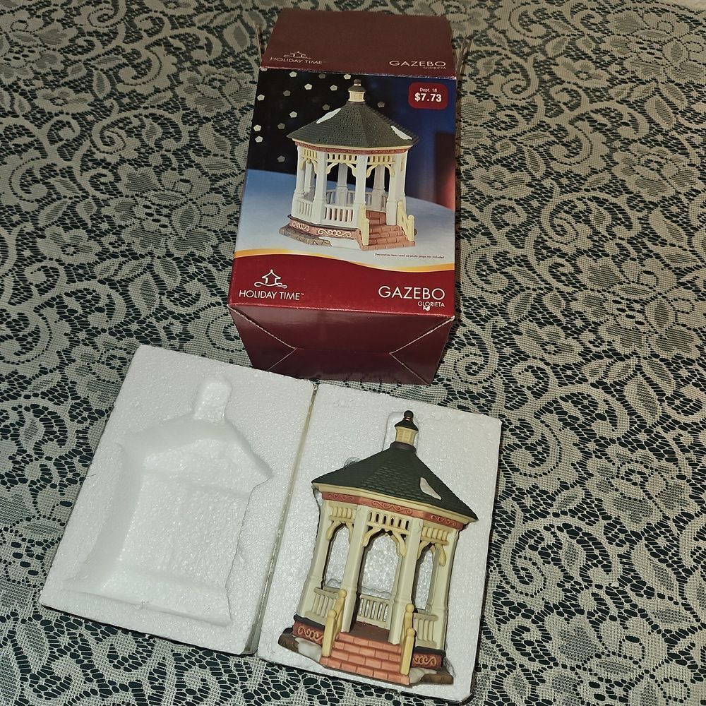 Dept. 18 Holiday Time Gazebo Glorieta - Picture 6 of 6